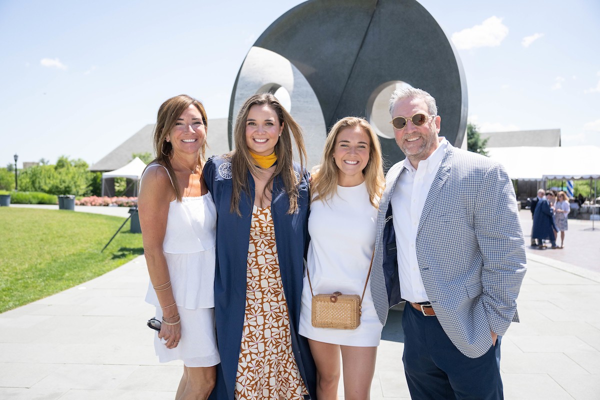 Villanova parents with daughters at the Oreo during Commencement