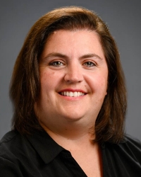 Headshot of Laura Walker.