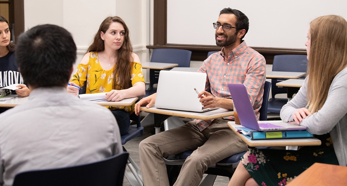 Graduate Counseling students engaged in class discussion