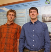 Graduate students Justin Yeash ’09 (left) and Adam Hoffman ’09, who received Honorable Mention at the poster presentation