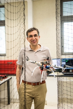 Dr. Hashem Ashrafiuon’s new research grant will advance the field of autonomous vehicles control. 